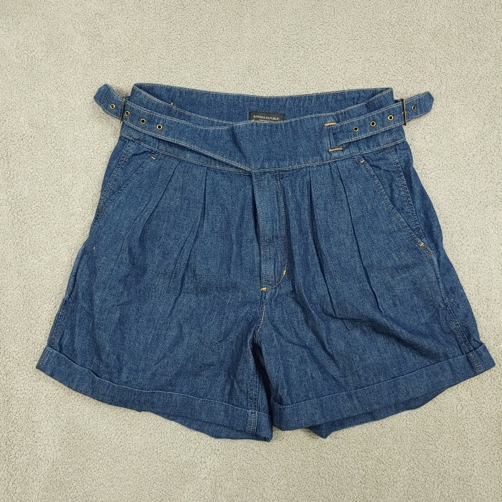 Banana Republic Denim Explorer Shorts - Women Size 10 Blue Pleated Cuffed Buckle